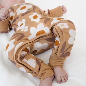 Little sleepies daisy daydream crescent zippy